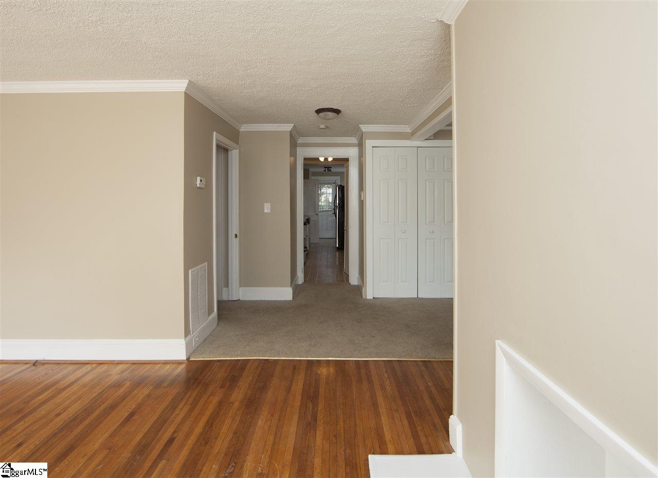 203 West Faris Road Greenville, SC 29605 - Photo 5 of 36 Gallery Image 5