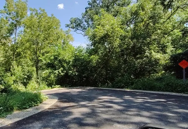 $158,900 | 11 Rohrssen Road, Elgin, IL 60120