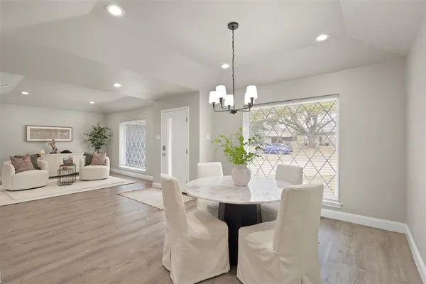 $925,000 | 6350 Glennox Lane, Dallas, TX 75214