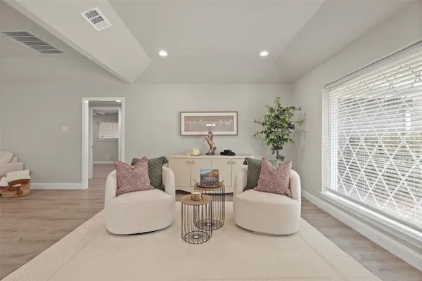$925,000 | 6350 Glennox Lane, Dallas, TX 75214