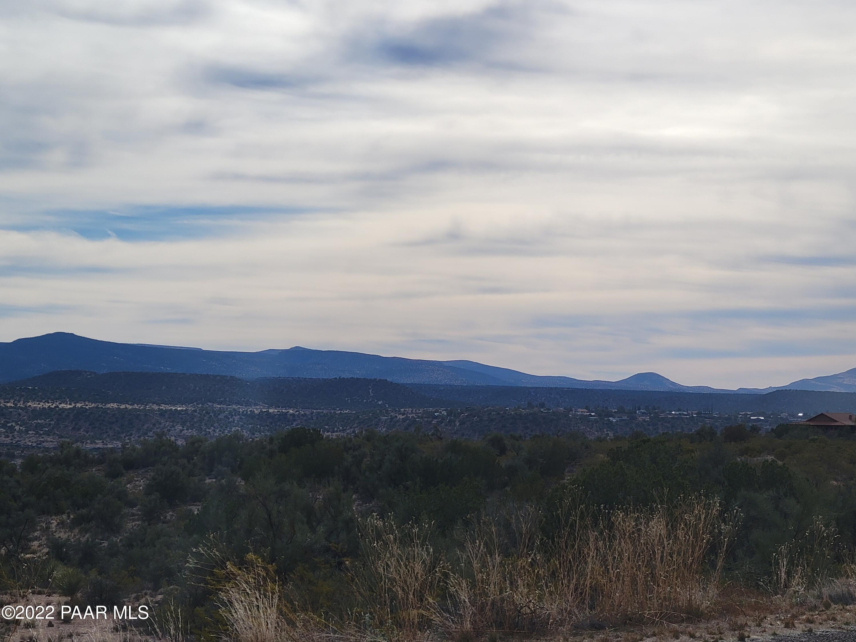 4235 East Gray Hawk Lane Rimrock, AZ 86335 - Photo 2 of 14 amazing views