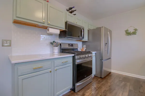 $290,000 | 8210 North Henry Ruff Road, Westland, MI 48185