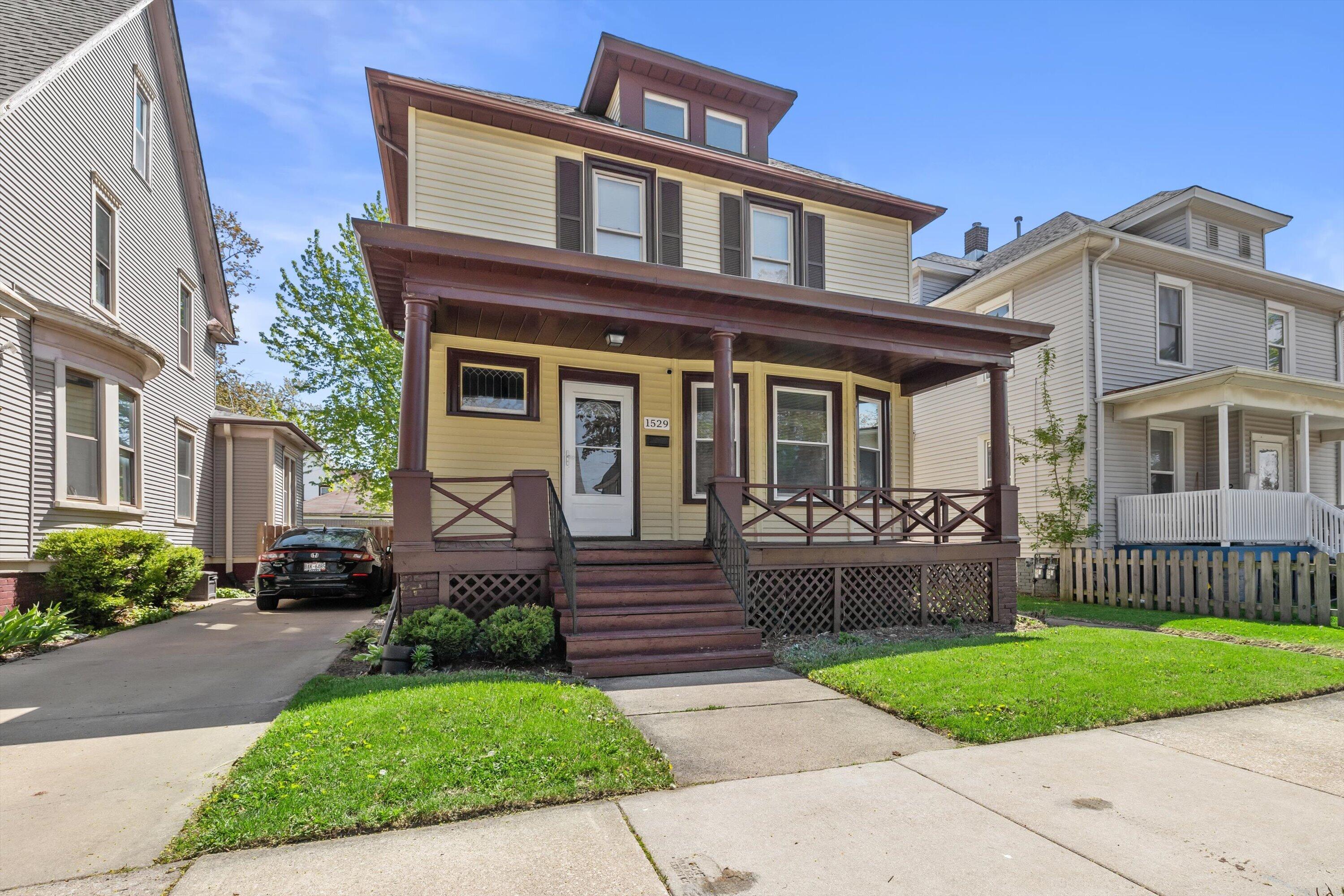 1529 Thurston Avenue Racine, WI 53405 - Photo 1 of 30 02-IMG_0092