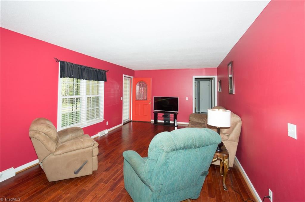 194 Longview Road Madison, NC 27025 - Photo 3 of 16 Gallery Image 3