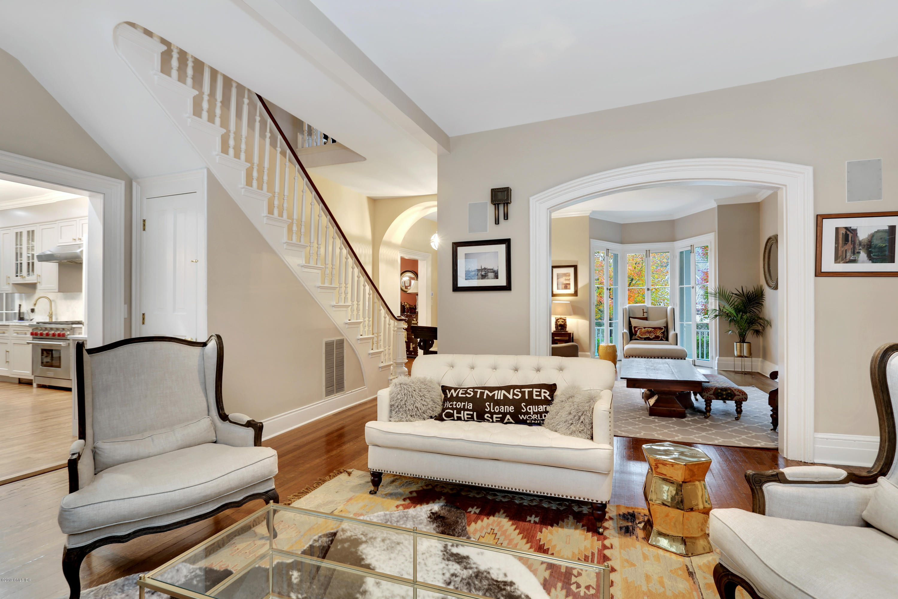 20 Lockwood Road Riverside, CT 06878 - Photo 11 of 27 a living room with furniture and a potted plant