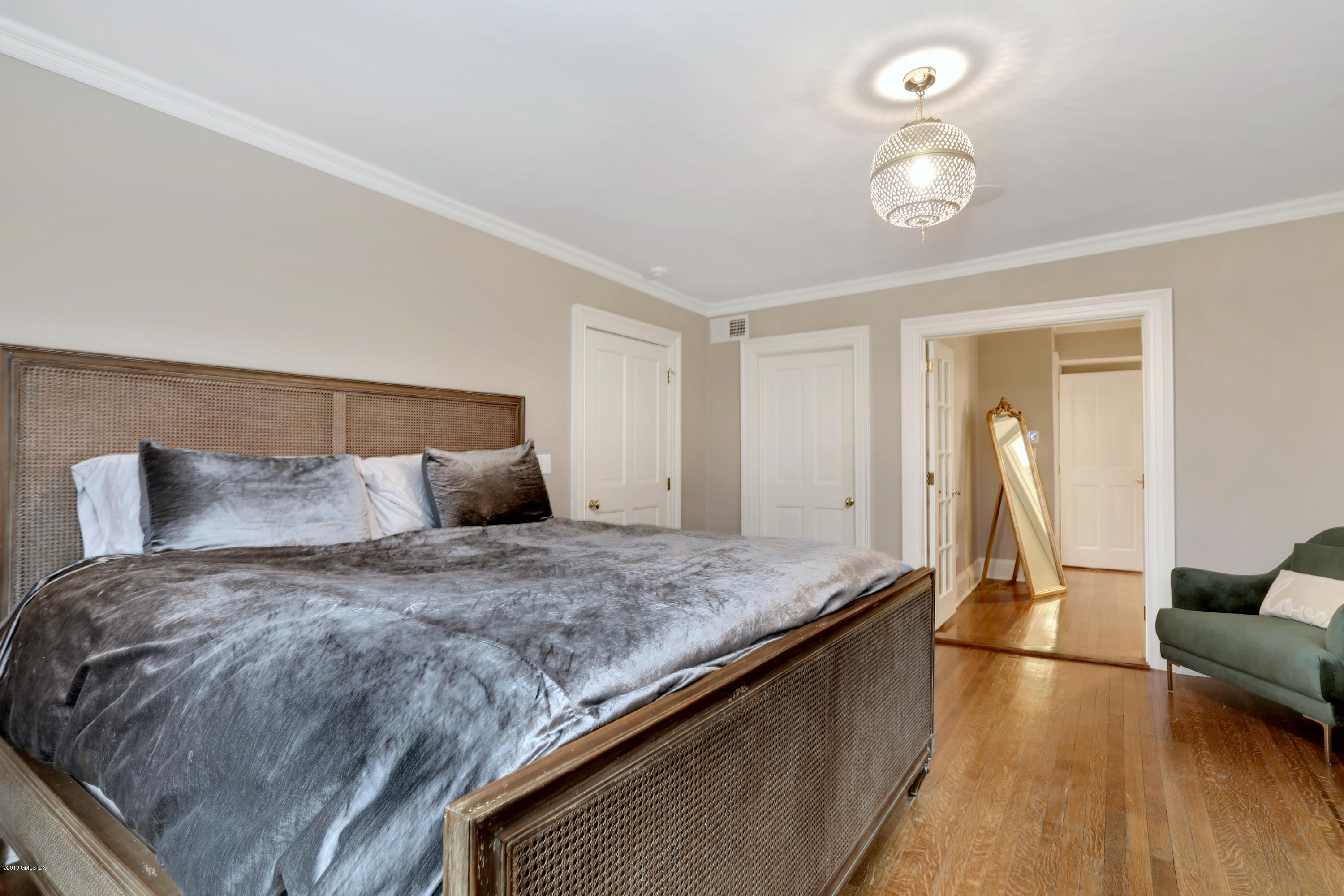 20 Lockwood Road Riverside, CT 06878 - Photo 15 of 27 a bedroom with a bed and couch