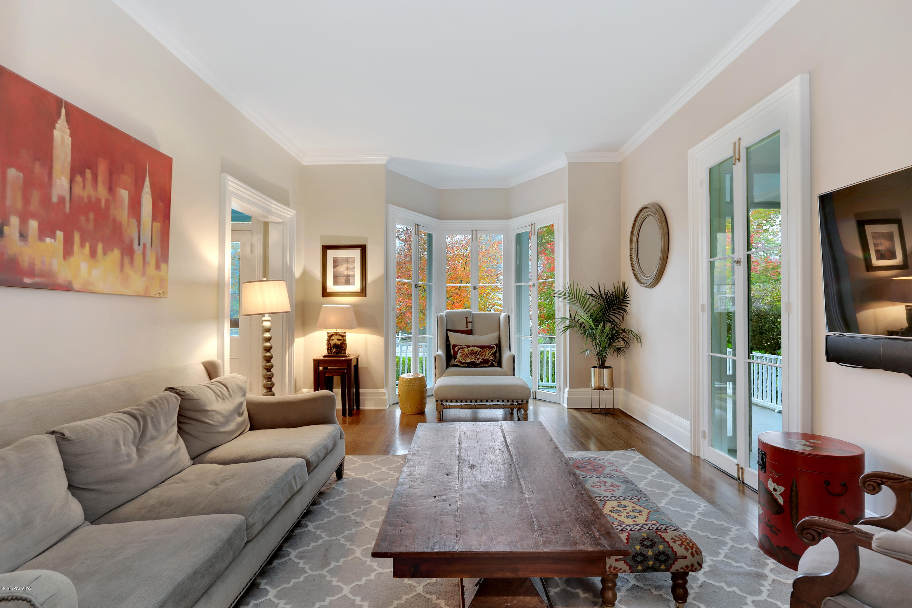 20 Lockwood Road Riverside, CT 06878 - Photo 5 of 27 a living room with furniture and wooden floor