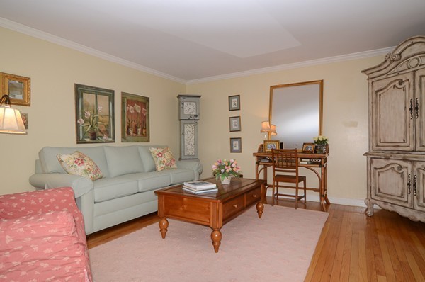 74 Jericho Road, Unit 74 Weston, MA 02493 - Photo 4 of 13