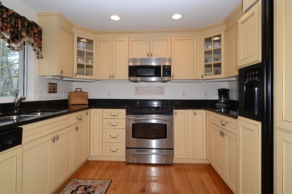 74 Jericho Road, Unit 74 Weston, MA 02493 - Photo 6 of 13