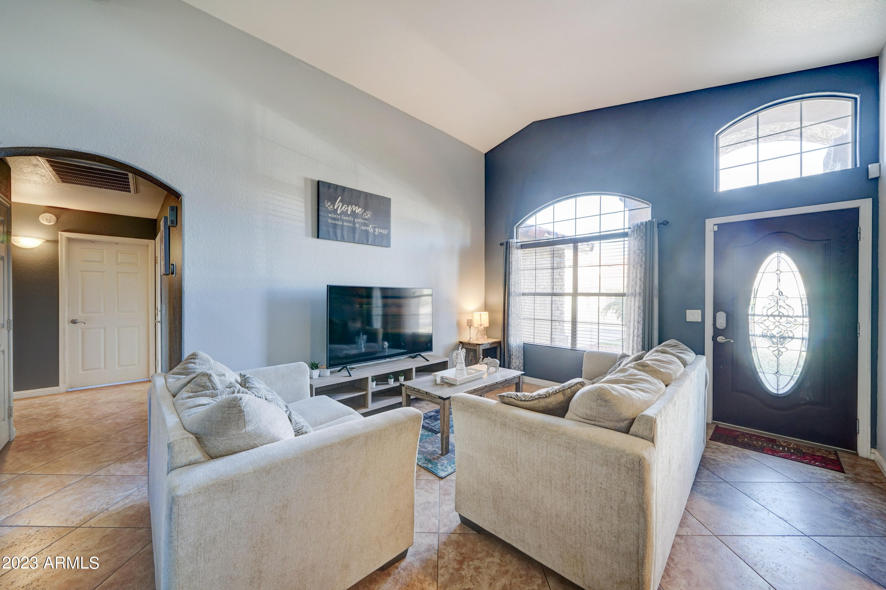 7657 West Calavar Road Peoria, AZ 85381 - Photo 4 of 32 7657 W Calavar-5