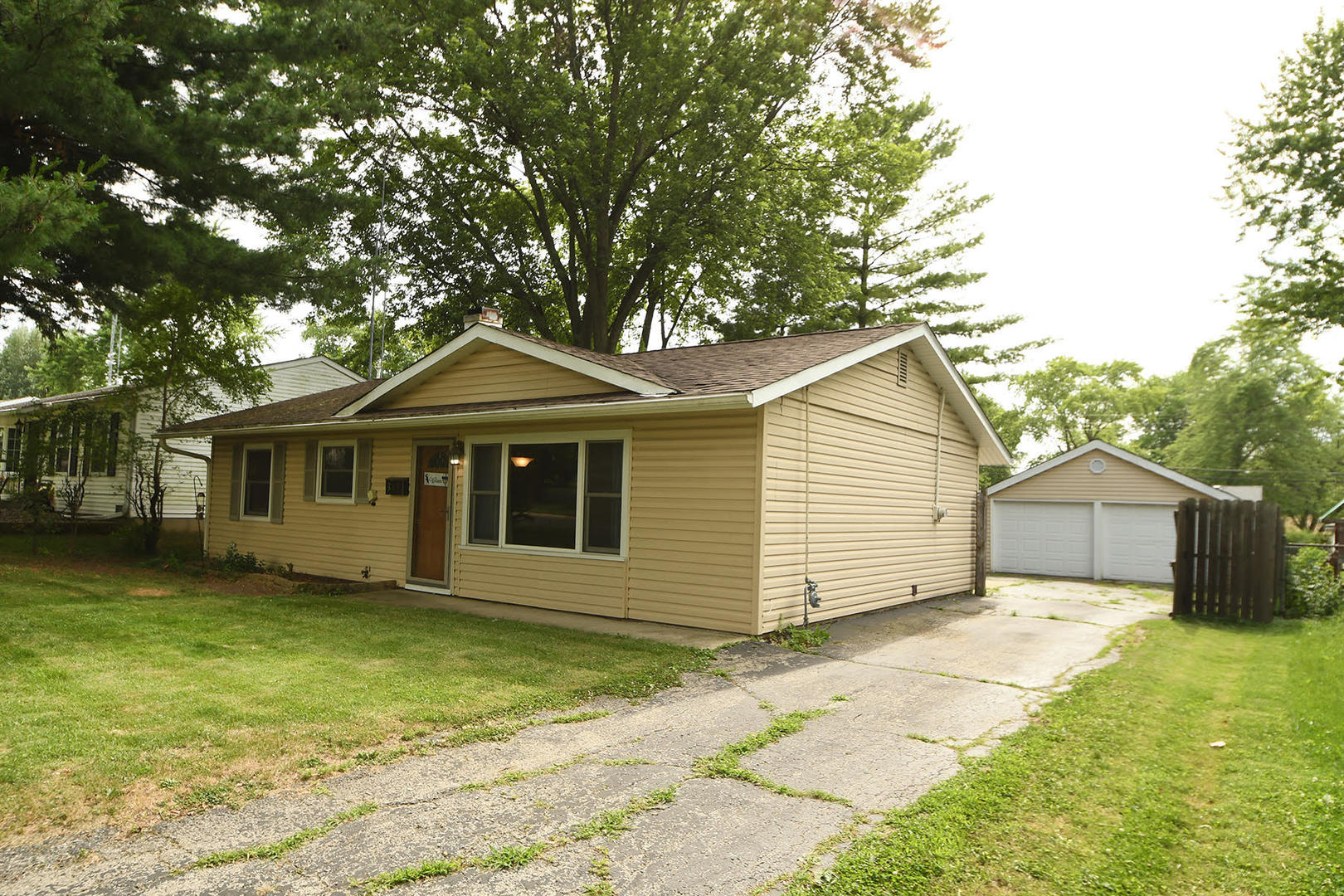 311 MacGregor Road Lockport, IL 60441 - Photo 3 of 18