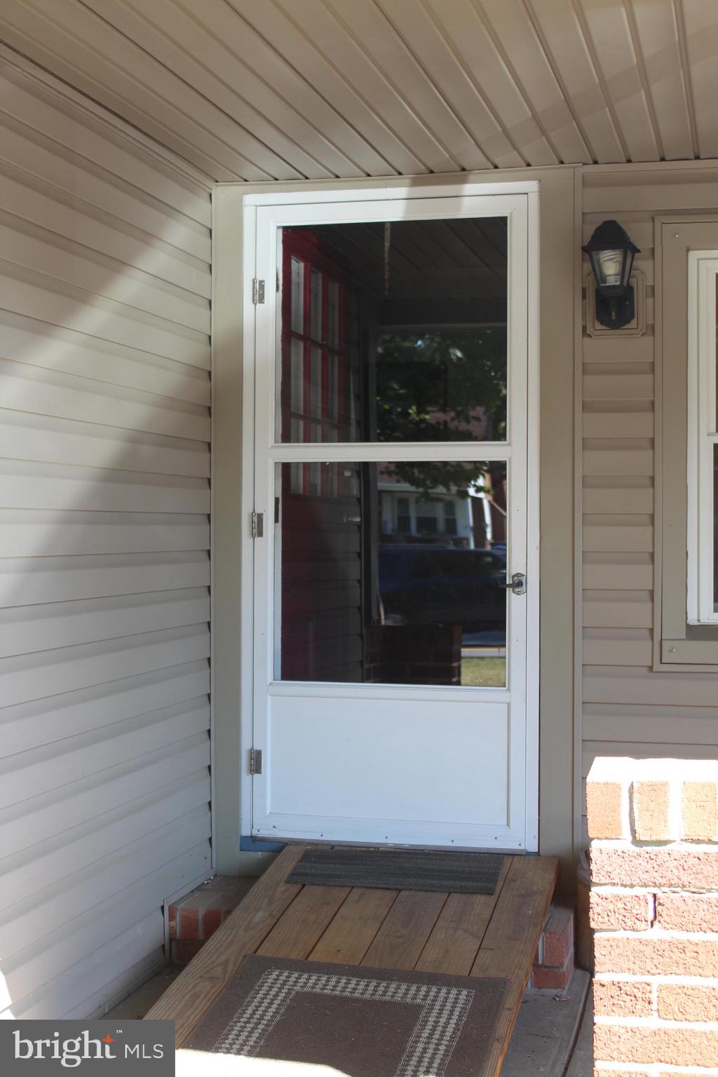529 Poole Road Westminster, MD 21157 - Photo 11 of 110 Door