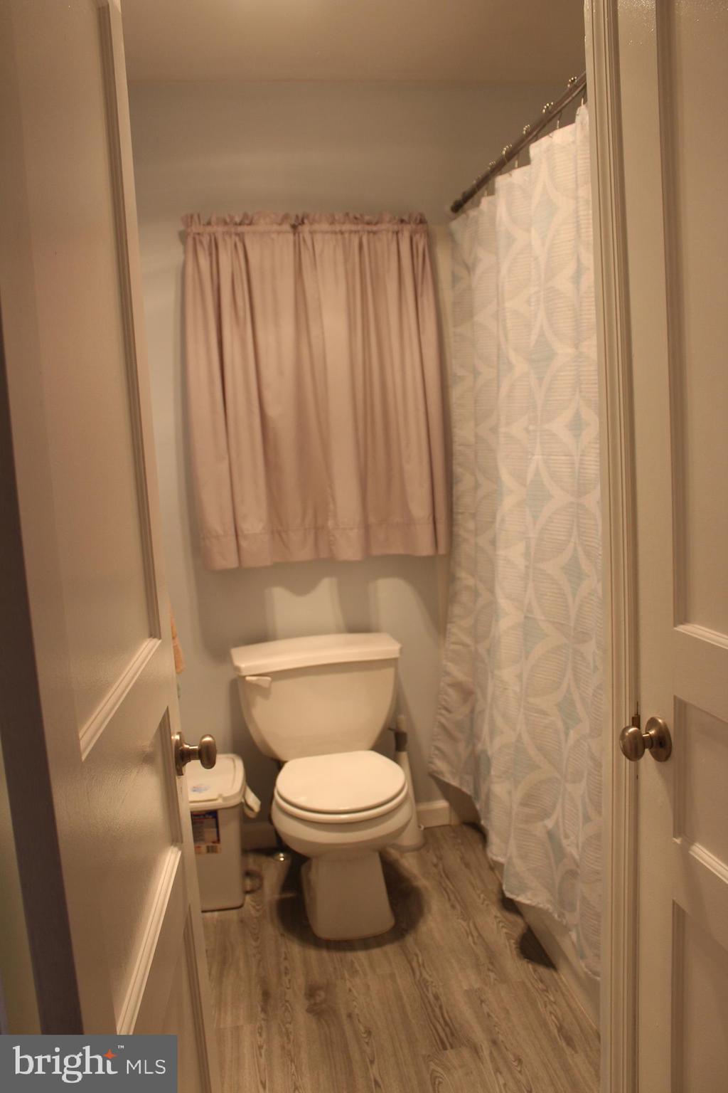 529 Poole Road Westminster, MD 21157 - Photo 51 of 110 Main full bathroom