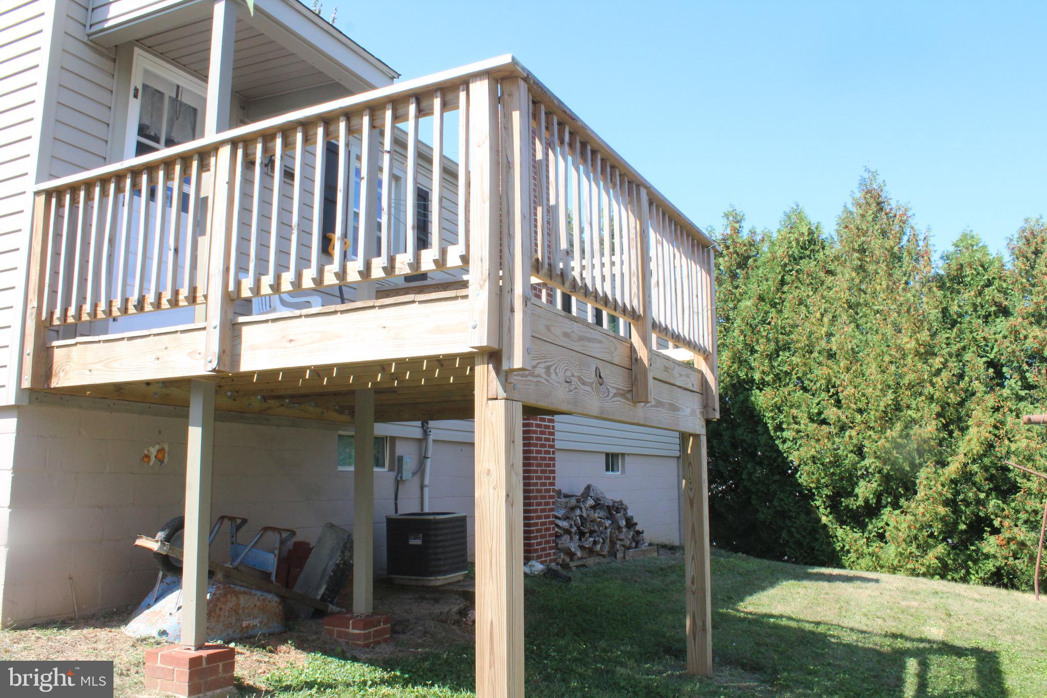 529 Poole Road Westminster, MD 21157 - Photo 83 of 110 side view of deck