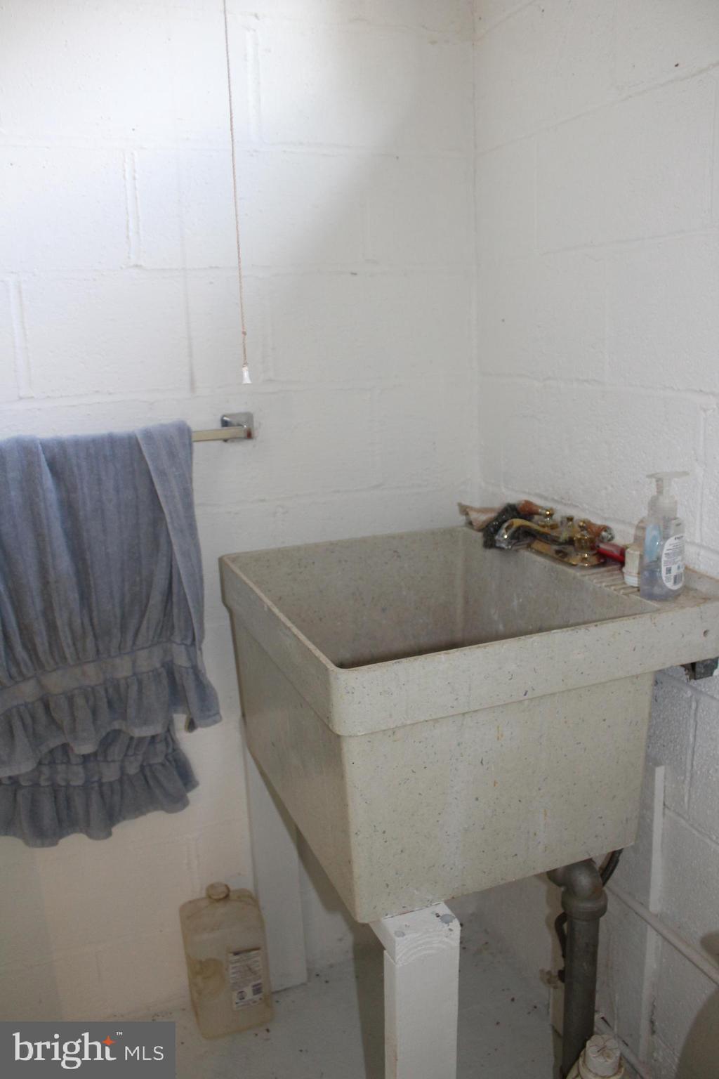 529 Poole Road Westminster, MD 21157 - Photo 93 of 110 basement half bath