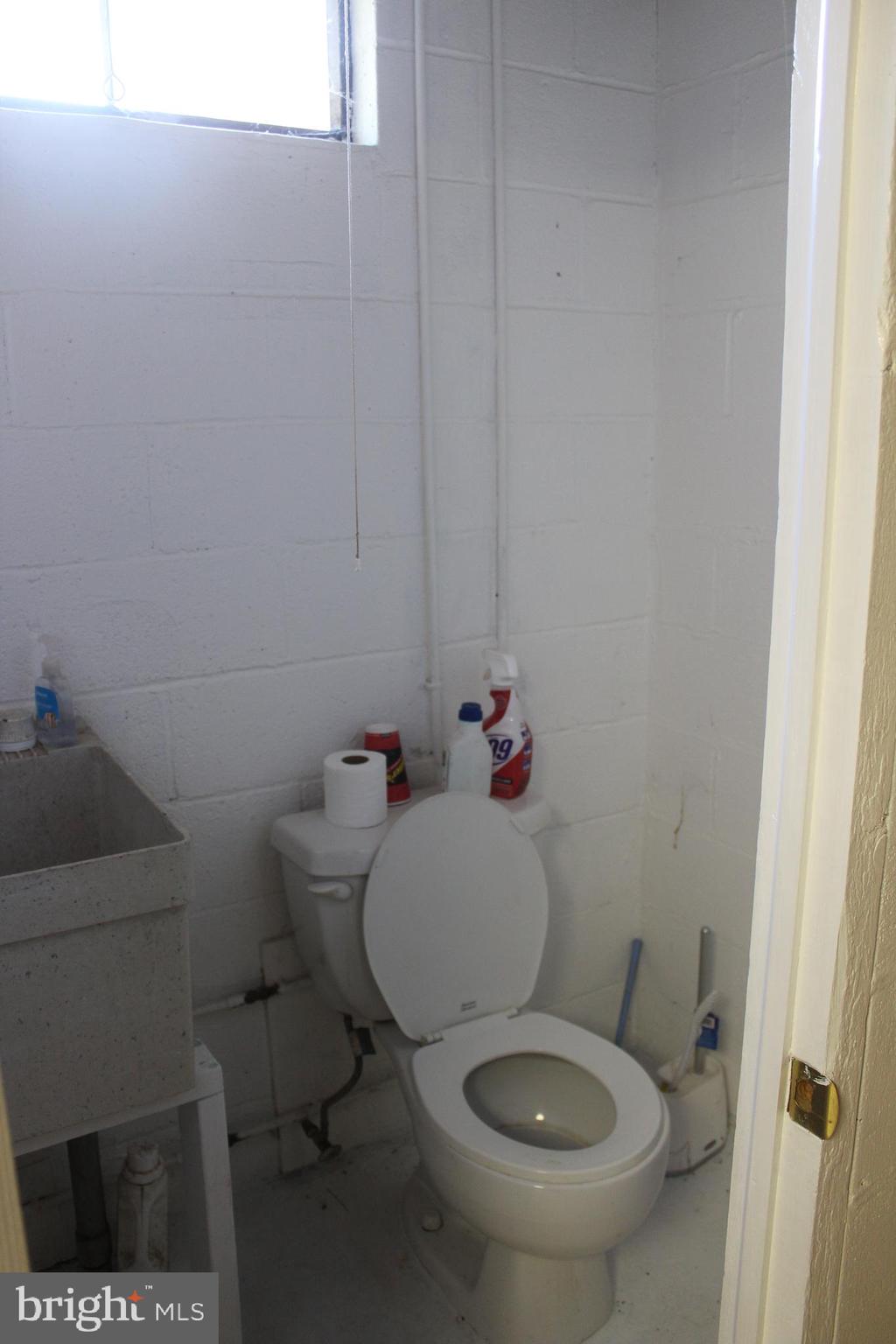 529 Poole Road Westminster, MD 21157 - Photo 97 of 110 half bath in basement