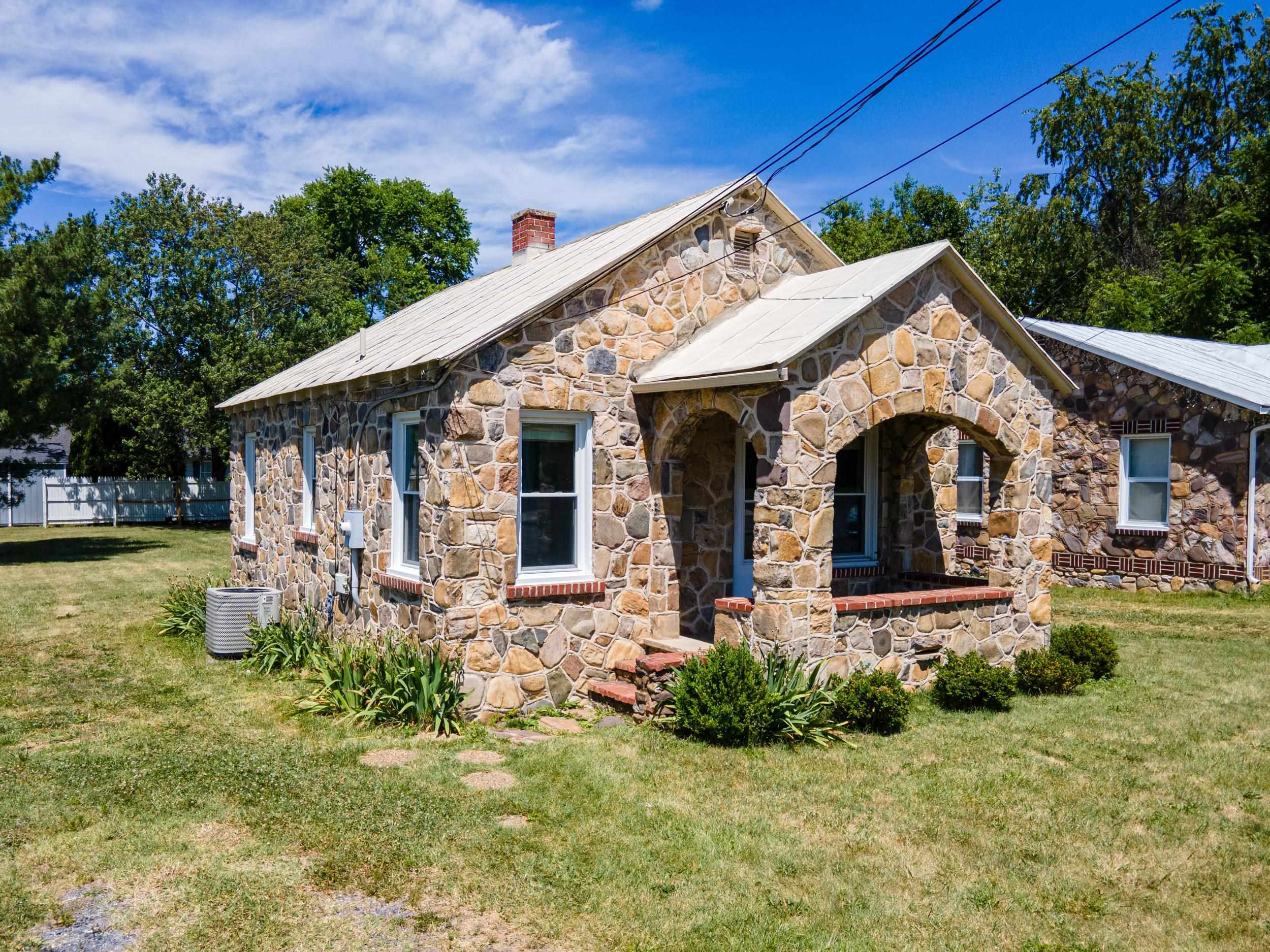 108 3rd Street Grottoes, VA 24441 - Photo 5 of 29