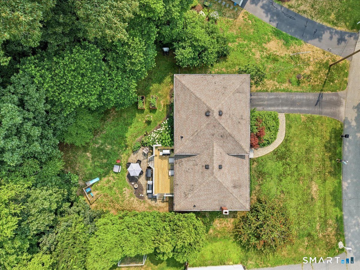 61 Hilltop Road Groton, CT 06355 - Photo 5 of 40
