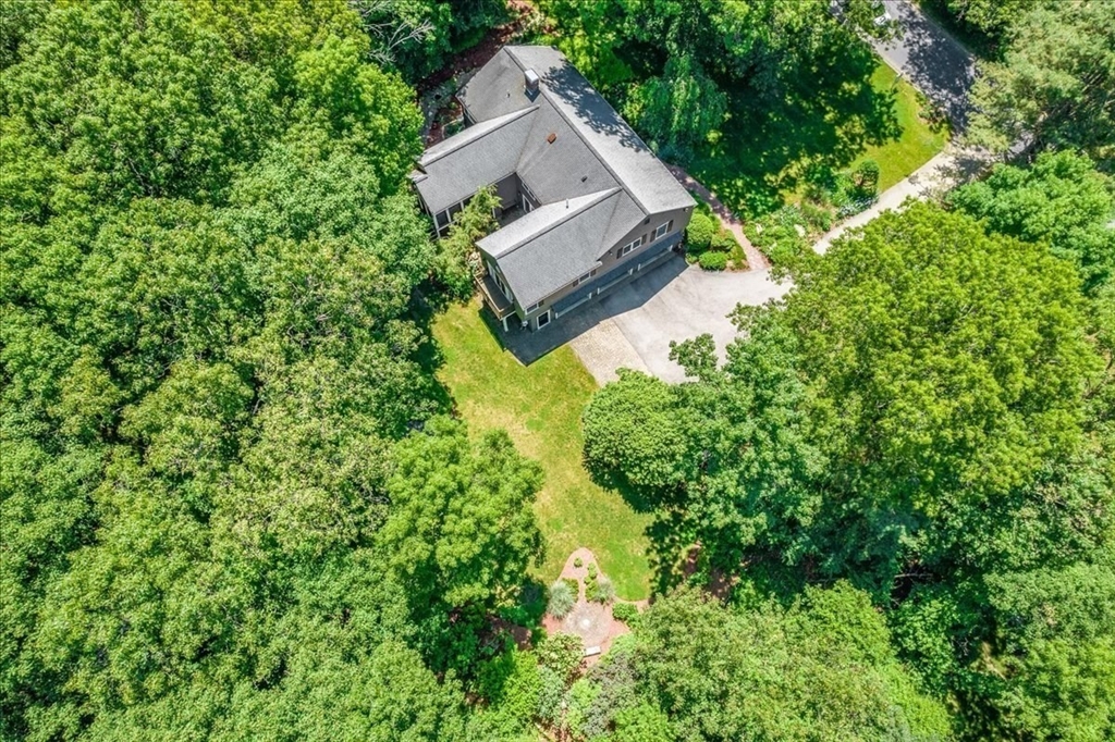 19 Yorkshire Road Dover, MA 02030 - Photo 8 of 42 Gallery Image 8
