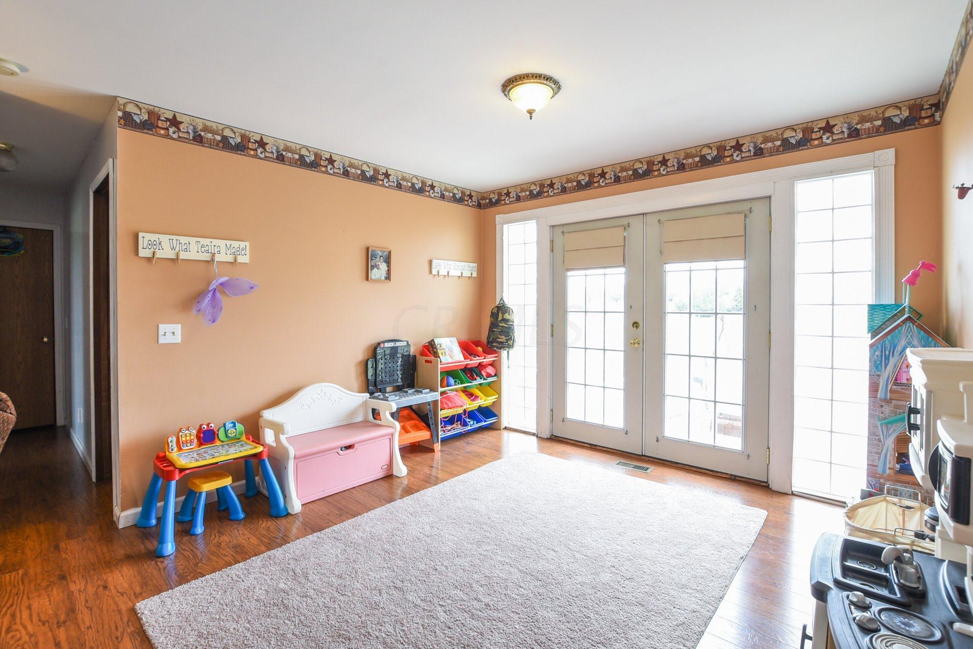 60 Watson Road London, OH 43140 - Photo 4 of 44 Gallery Image 4