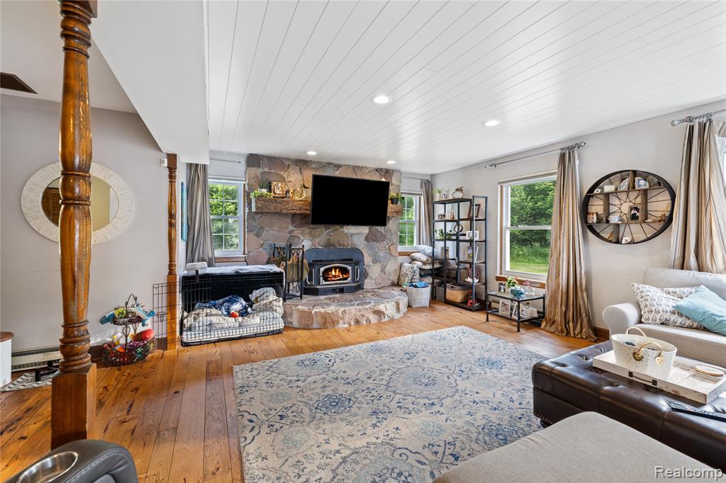 7739 Clyde Road Fenton, MI 48430 - Photo 5 of 94 Gallery Image 5