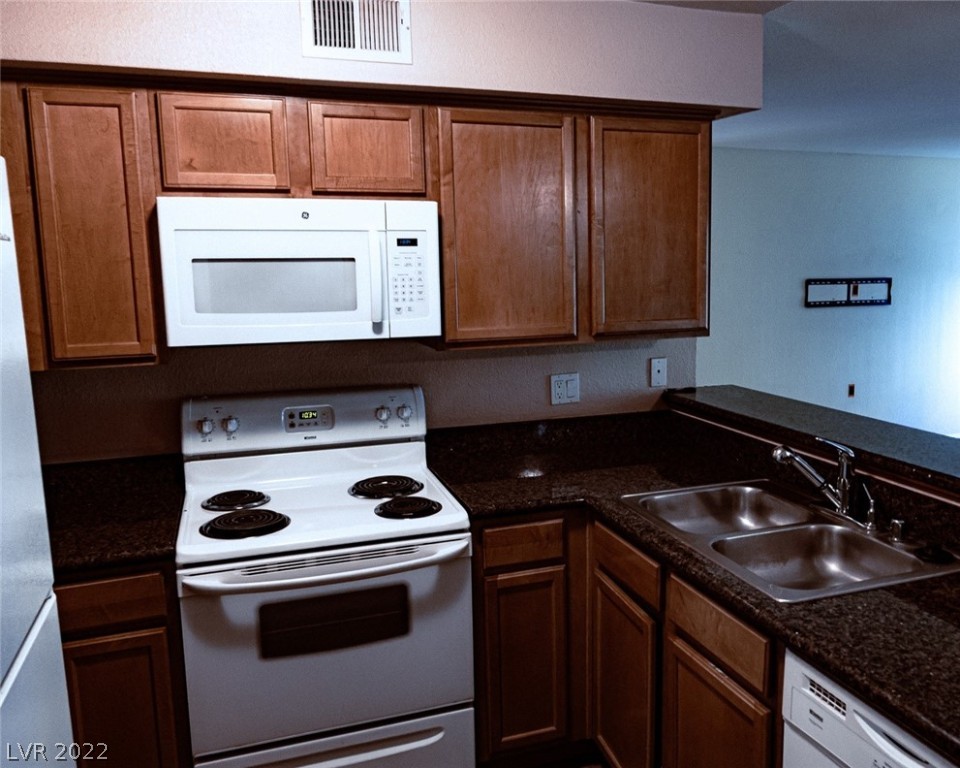 3145 East Flamingo Road, Unit 1129 Las Vegas, NV 89121 - Photo 7 of 19 Gallery Image 7