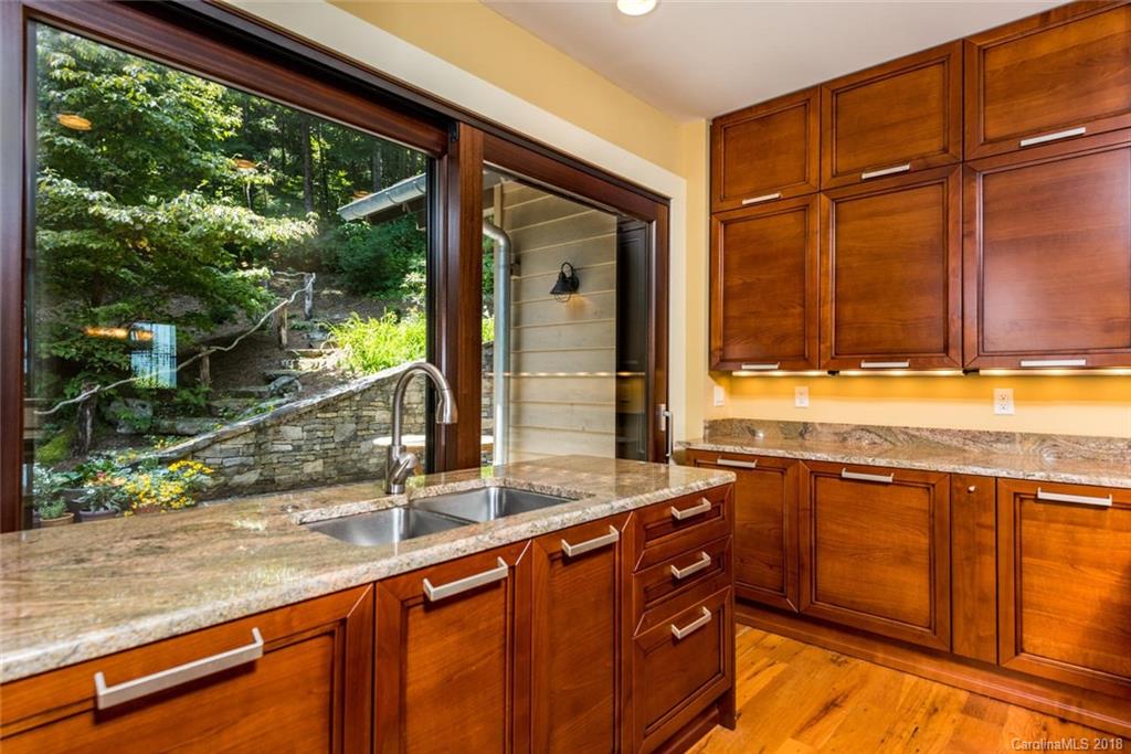 346 East Reach Road, Unit 131 Sylva, NC 28779 - Photo 14 of 34 Gallery Image 14