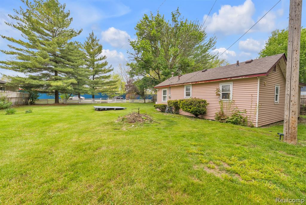 11063 Jackson Street Taylor, MI 48180 - Photo 6 of 21