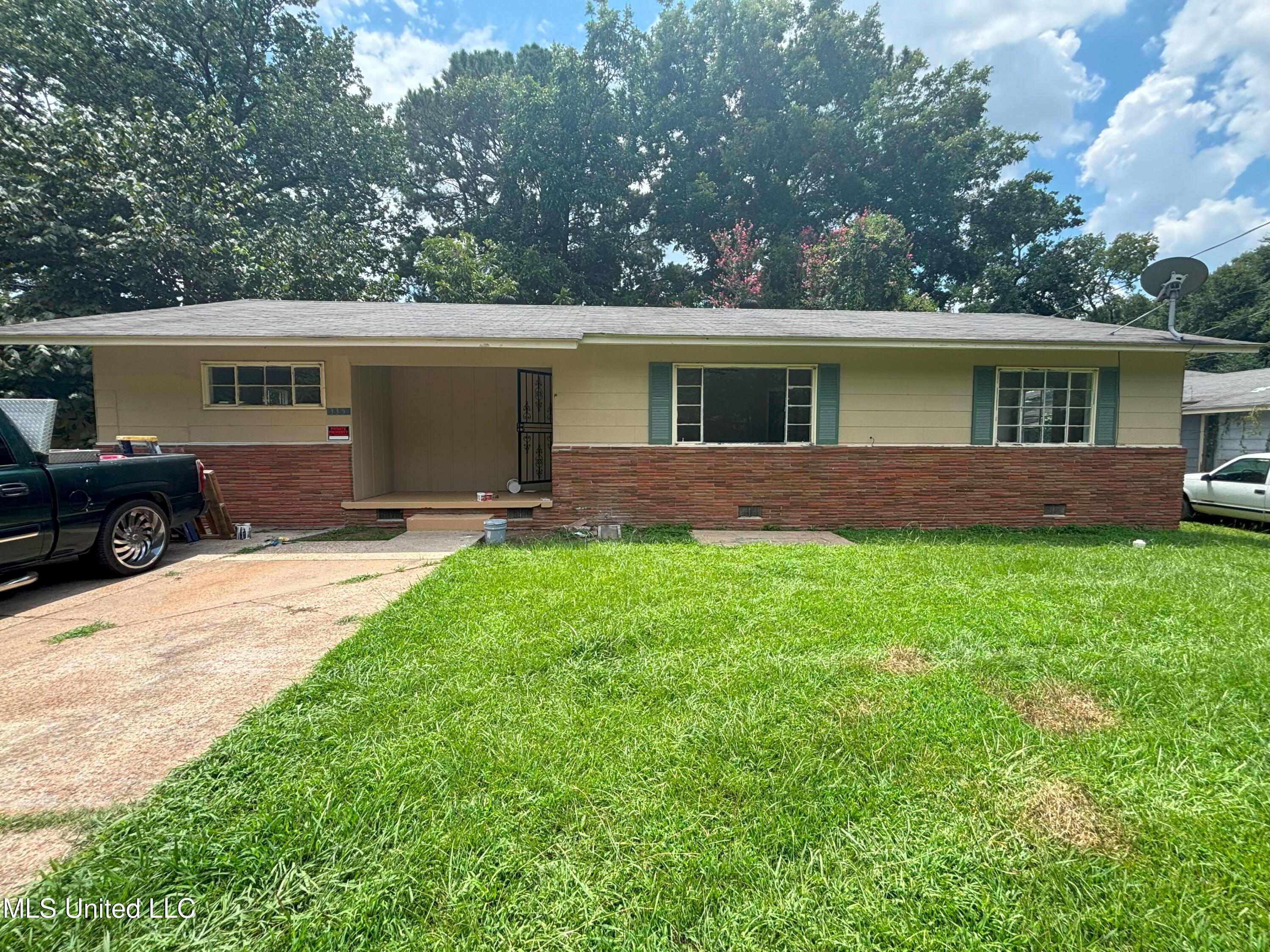 335 Cummins Street Jackson, MS 39204 - Photo 1 of 11 Front