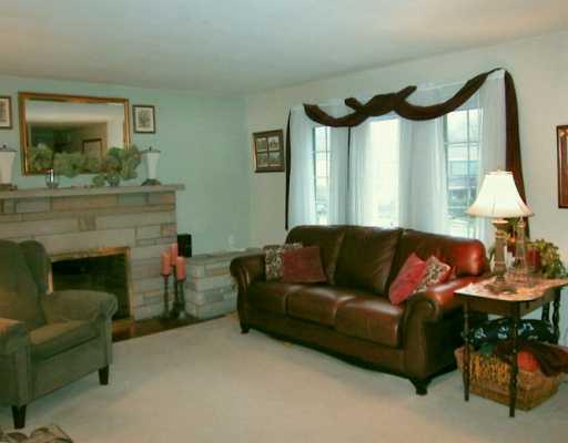 232 Gass Road Pittsburgh, PA 15229 - Photo 2 of 8 Living Room.