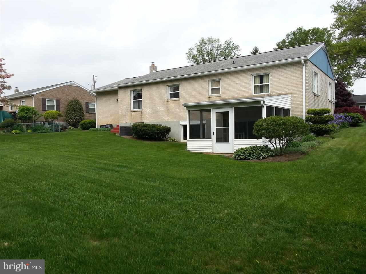 316 Ruth Drive York, PA 17403 - Photo 2 of 22 Gallery Image 2