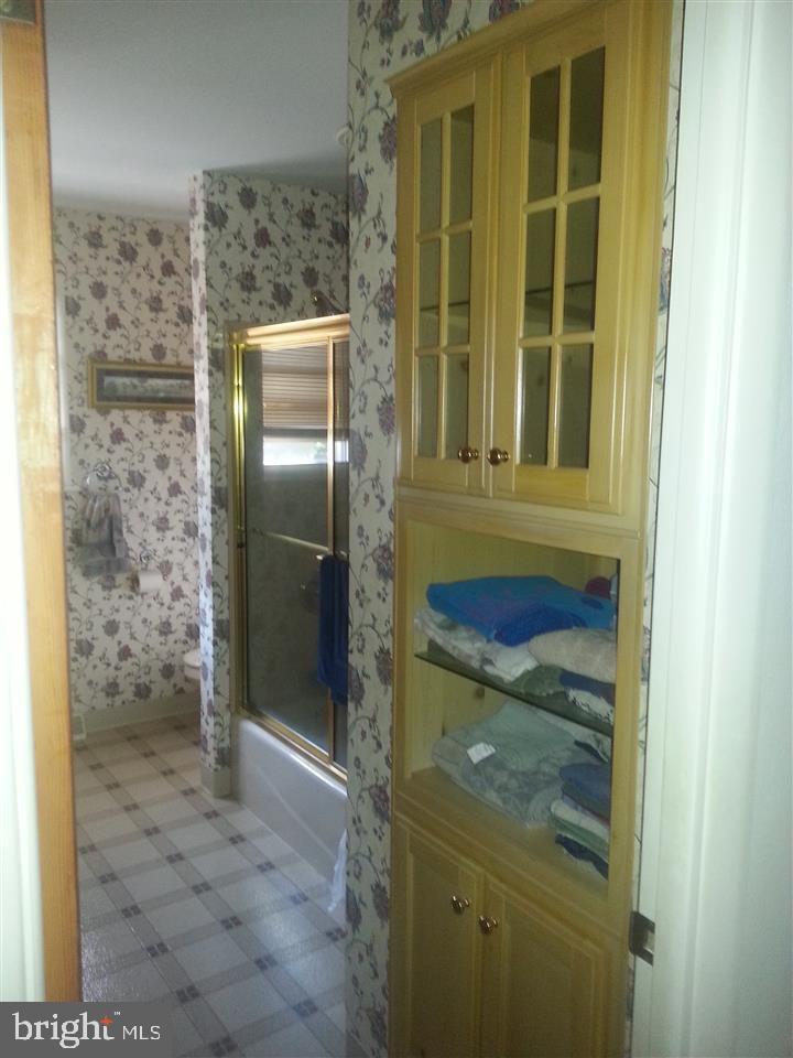 316 Ruth Drive York, PA 17403 - Photo 14 of 22 Gallery Image 14