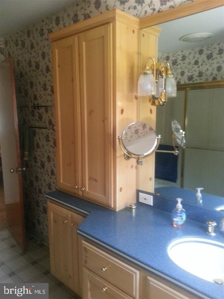 316 Ruth Drive York, PA 17403 - Photo 15 of 22 Gallery Image 15