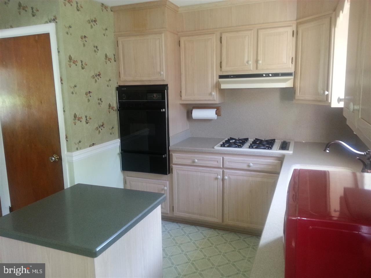 316 Ruth Drive York, PA 17403 - Photo 6 of 22 Gallery Image 6