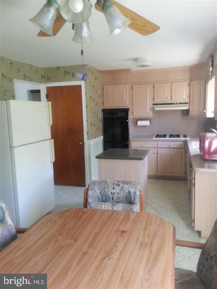 316 Ruth Drive York, PA 17403 - Photo 9 of 22 Gallery Image 9