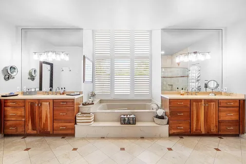 $1,885,000 | 3010 Hampton Circle, Boca Raton, FL 33434