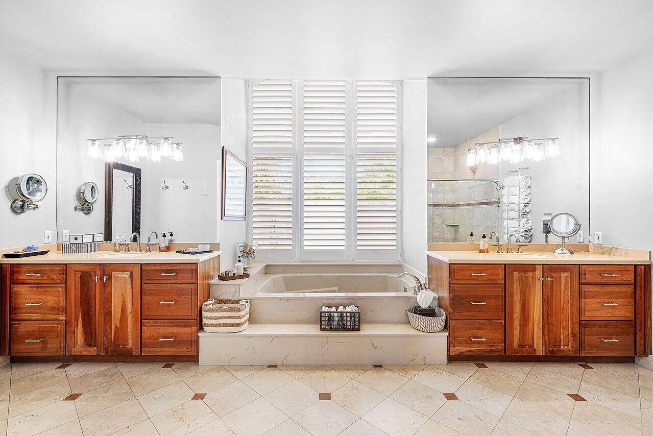 3010 Hampton Circle Boca Raton, FL 33434 - Photo 13 of 30 13