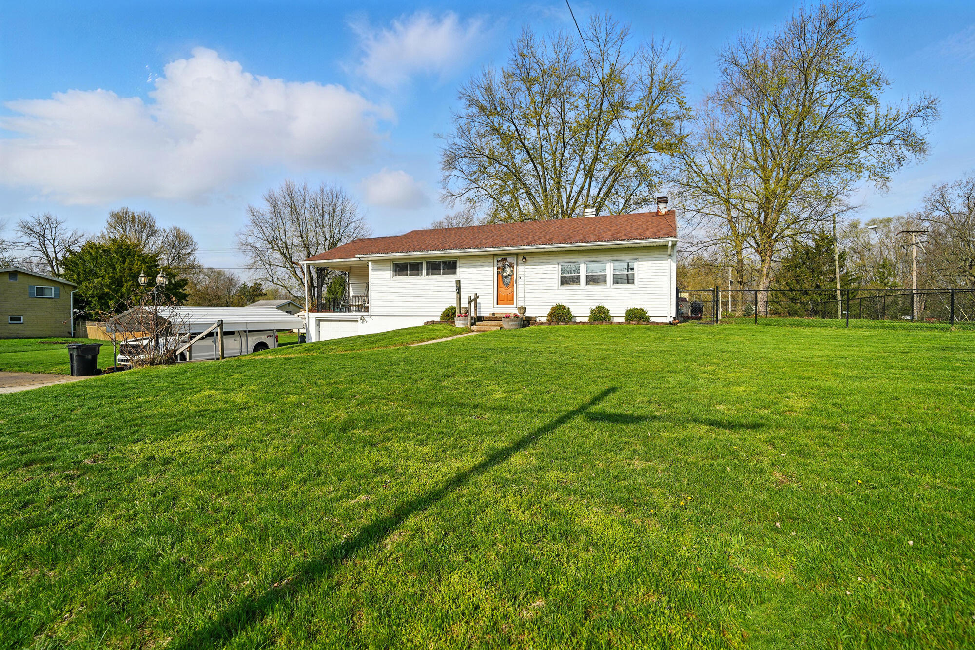 585 Vale Road Springfield, OH 45504 - Photo 3 of 40