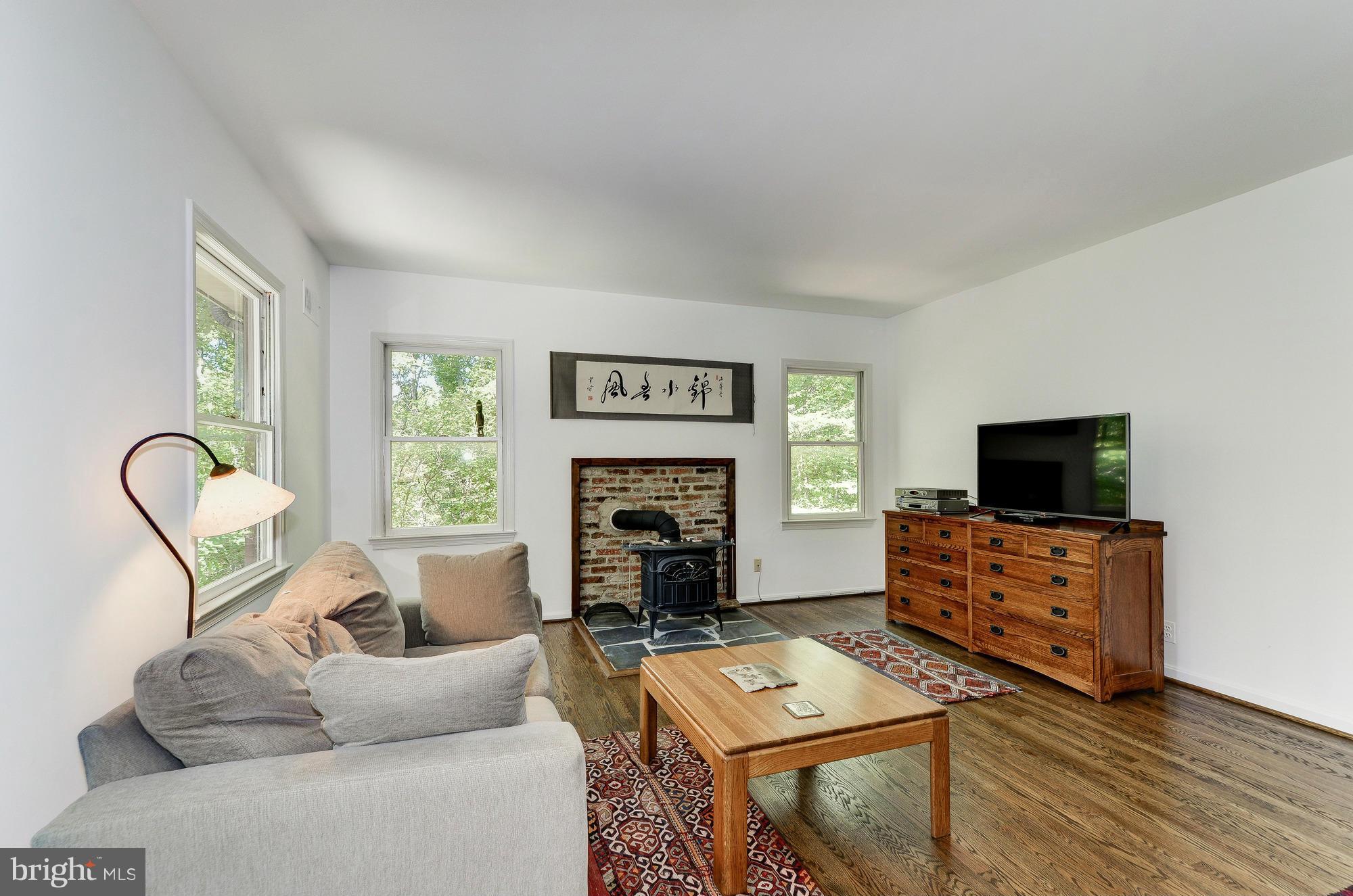11500 Glen Road Potomac, MD 20854 - Photo 20 of 30 Bedroom (Master)