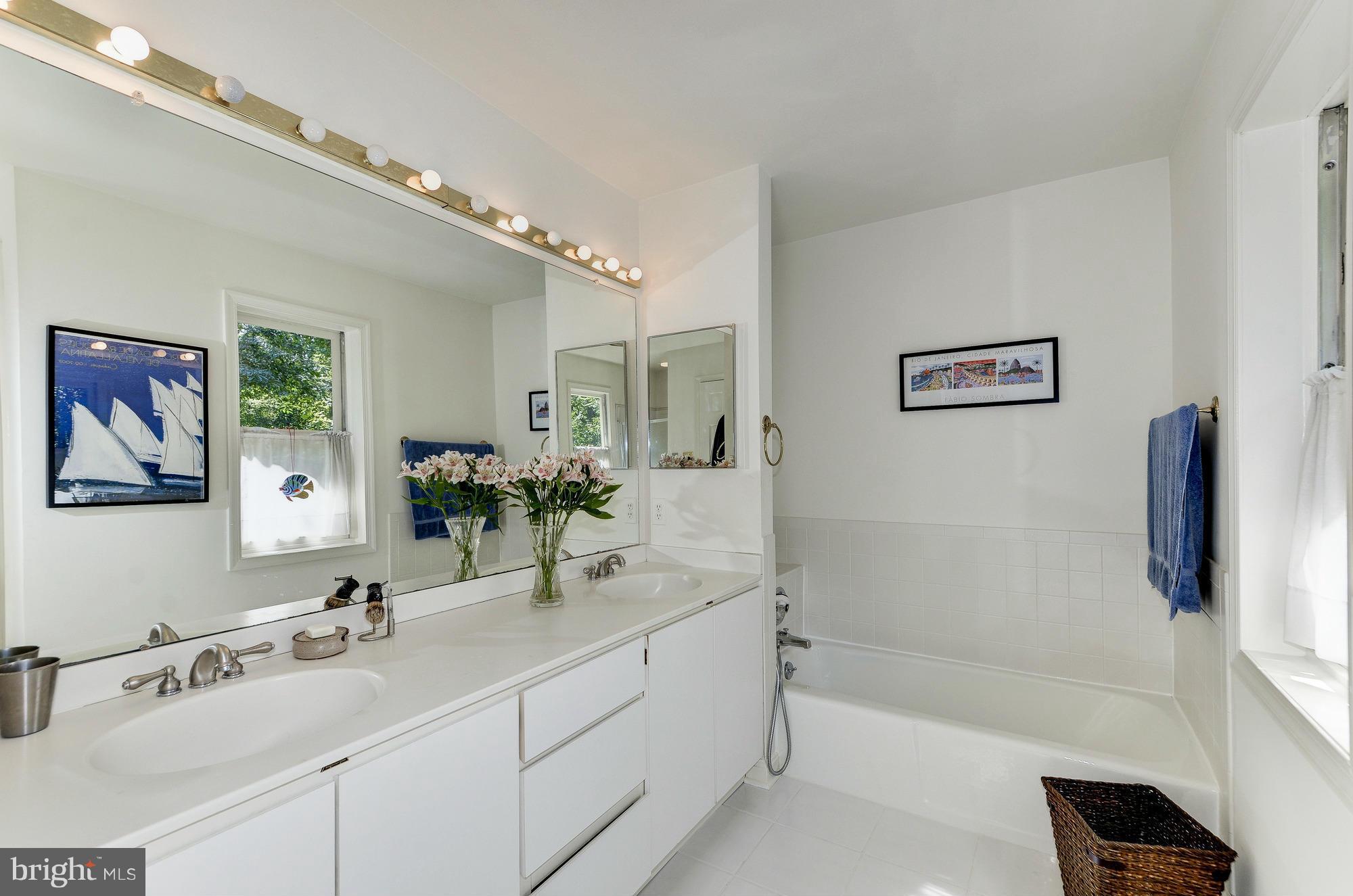 11500 Glen Road Potomac, MD 20854 - Photo 21 of 30 Master bath with tub and shower