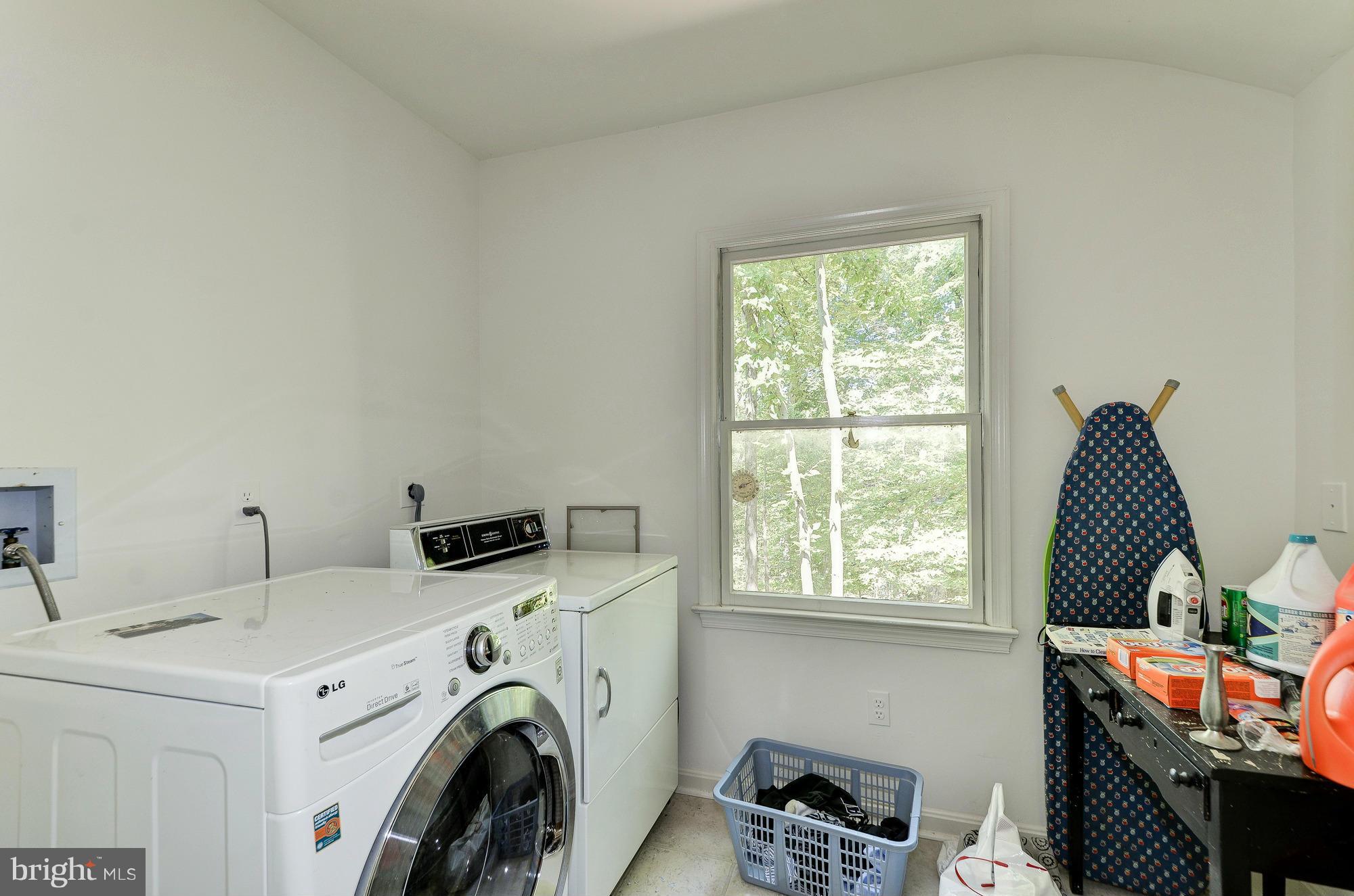 11500 Glen Road Potomac, MD 20854 - Photo 26 of 30 Upstairs laundry