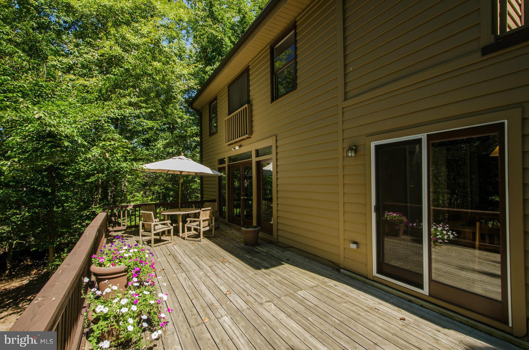 11500 Glen Road Potomac, MD 20854 - Photo 28 of 30 Rear deck