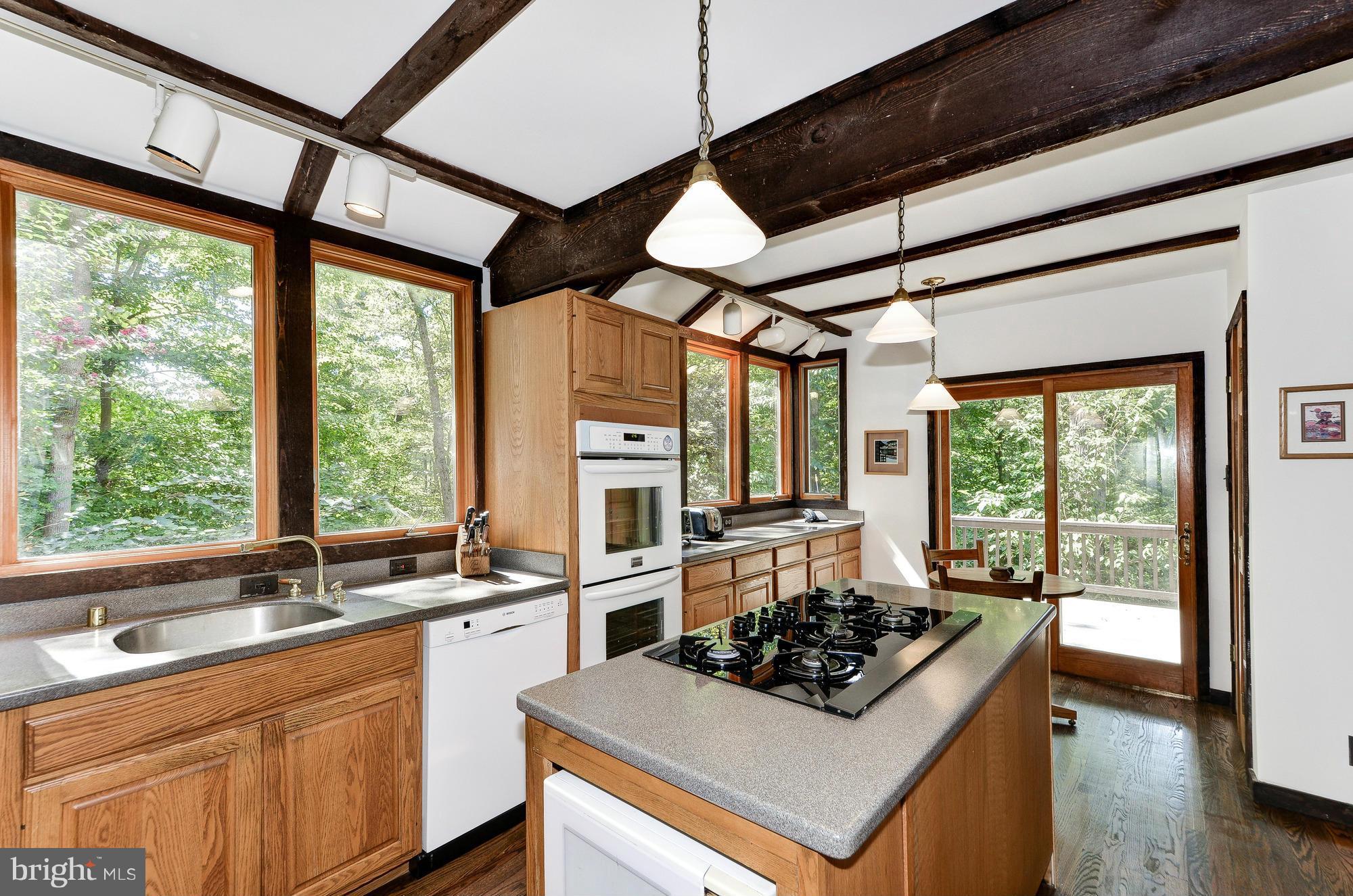 11500 Glen Road Potomac, MD 20854 - Photo 4 of 30 Kitchen with island