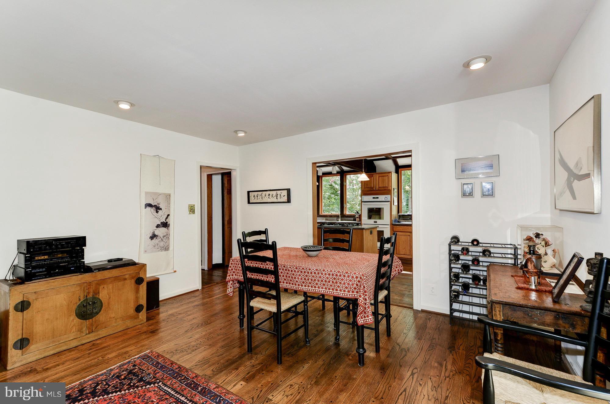 11500 Glen Road Potomac, MD 20854 - Photo 10 of 30 Dining area