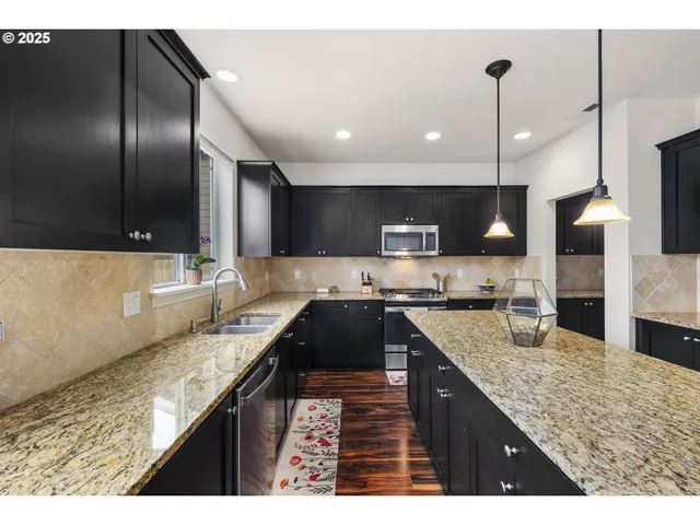 $660,000 | 14001 Northeast 101st Street, Vancouver, WA 98682