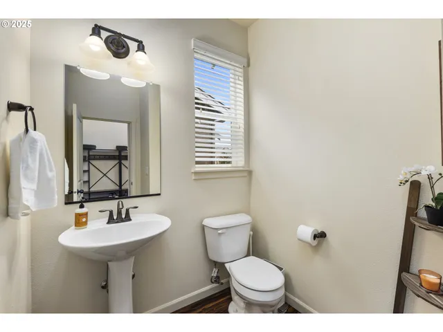 $660,000 | 14001 Northeast 101st Street, Vancouver, WA 98682