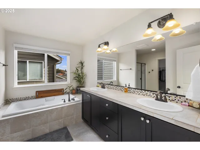 $660,000 | 14001 Northeast 101st Street, Vancouver, WA 98682