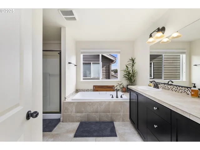 $660,000 | 14001 Northeast 101st Street, Vancouver, WA 98682