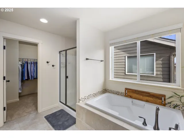 $660,000 | 14001 Northeast 101st Street, Vancouver, WA 98682