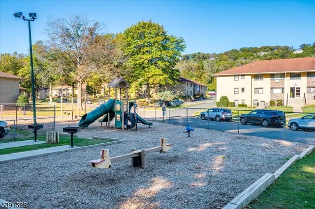 $315,000 | 401 Us Highway, Unit H, Plainfield, NJ 07060